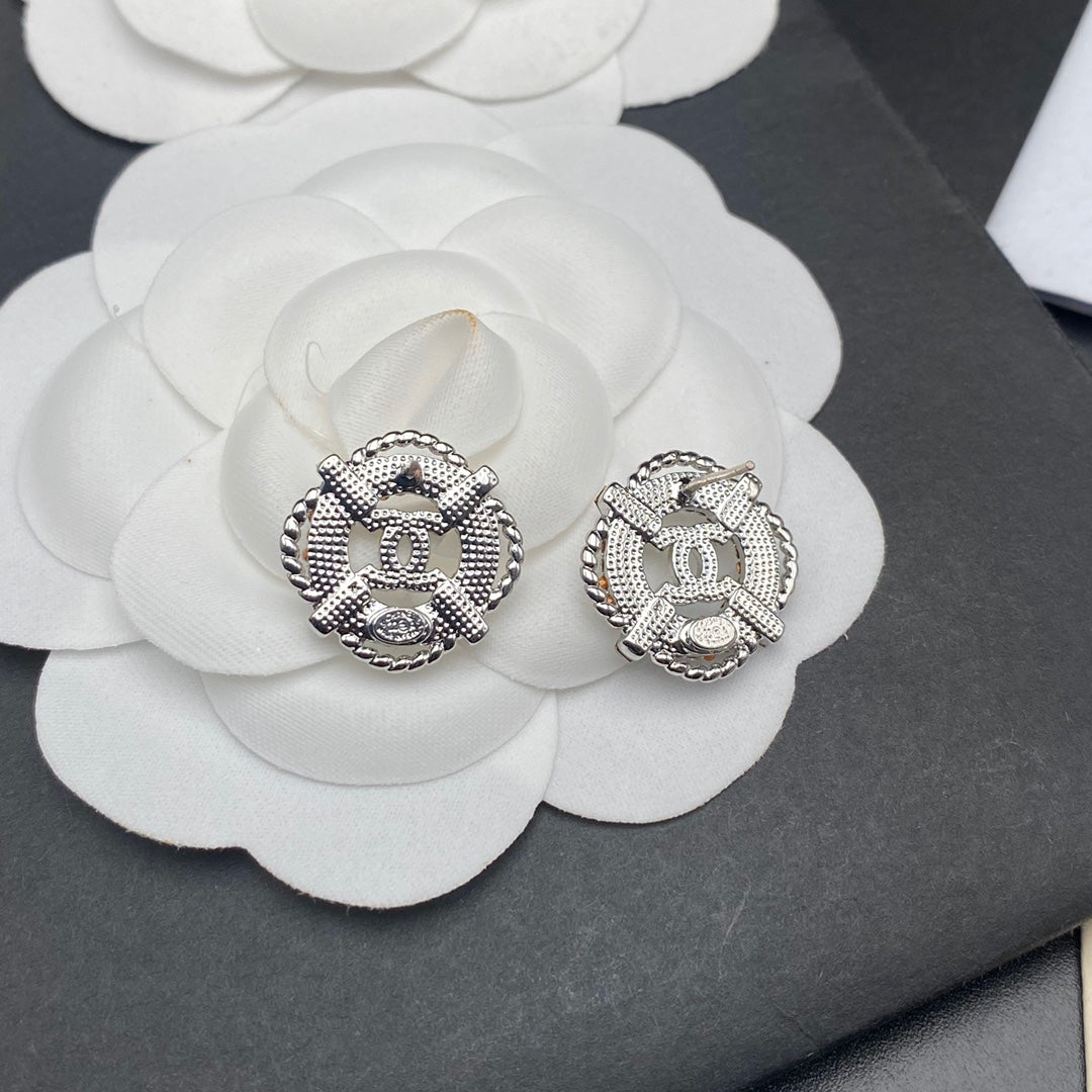 Temperament Full Diamond Earrings