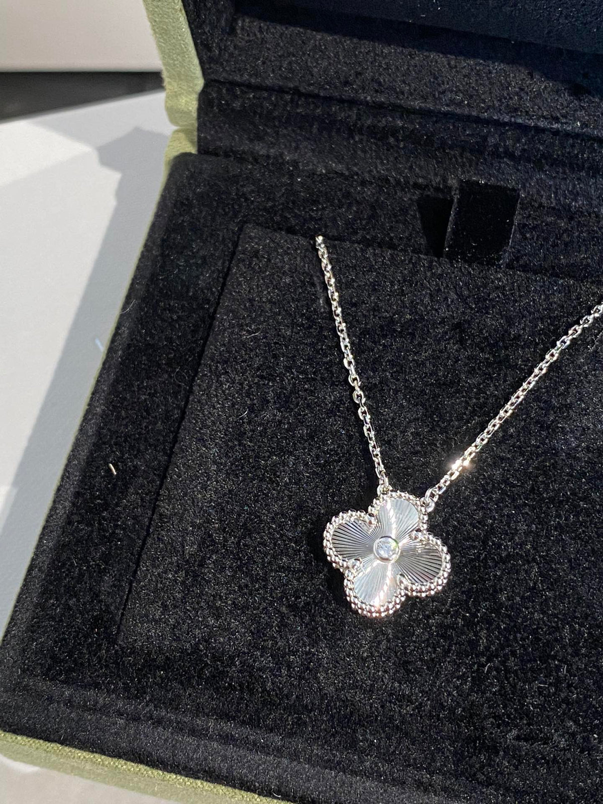 Clover Full Diamond Necklace