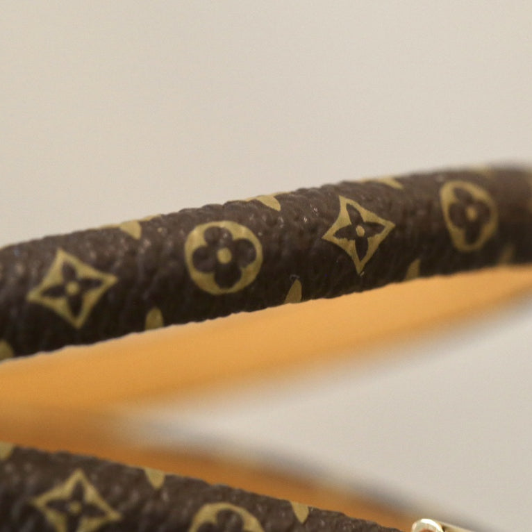 Exquisite Lock Leather Bracelet