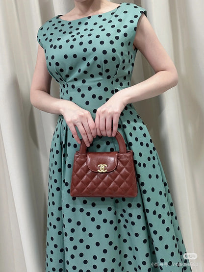 Classic Kelly-Style Chain Bag | Timeless Elegance