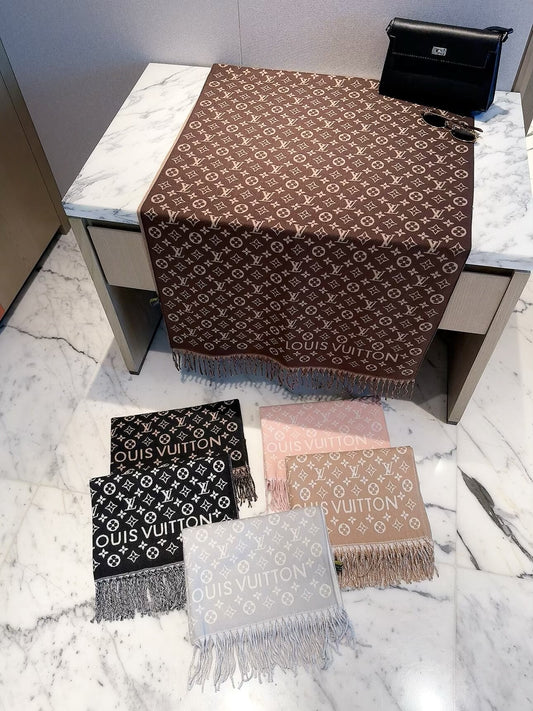 ✨ 2026 New Classic Heritage Jacquard Cashmere Scarf – Timeless Quiet Luxury