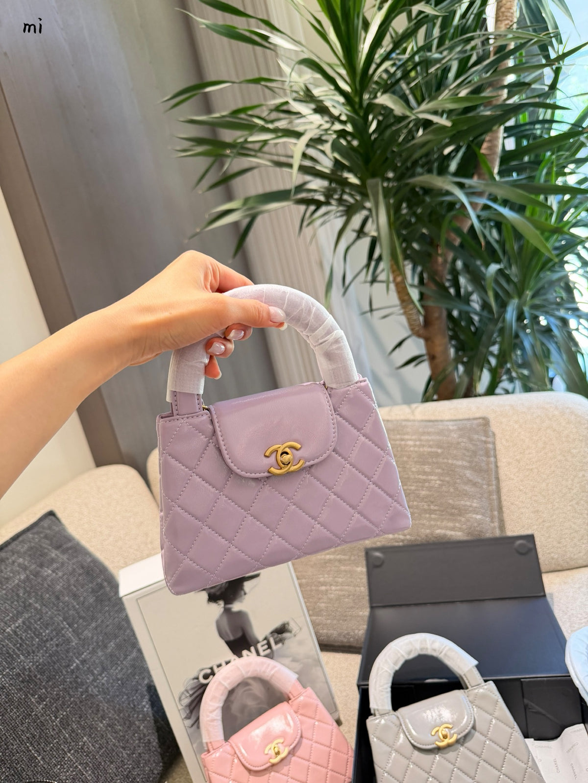 Classic Kelly-Style Chain Bag | Timeless Elegance