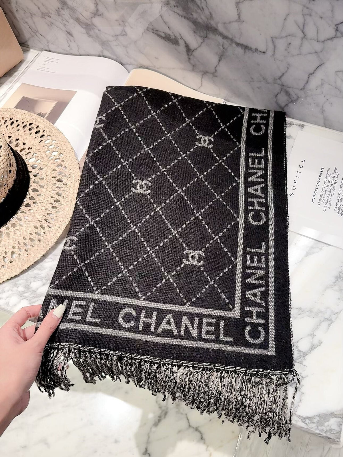 ✨ 2026 New Diamond Jacquard Cashmere Scarf – Soft, Elegant & Luxurious