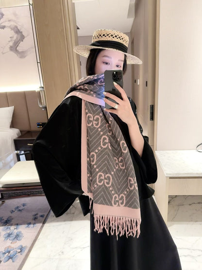 2026 New Chevron Wave Cashmere Scarf – Geometric Jacquard, Contrast Border, Vintage-Inspired Style