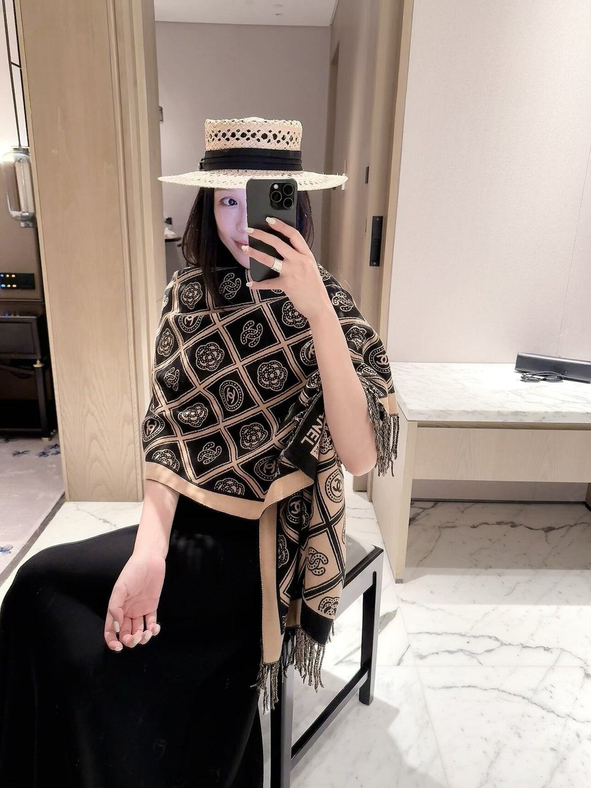 ✨ 2026 New Vintage Diamond Jacquard Cashmere Scarf – Refined Retro Elegance