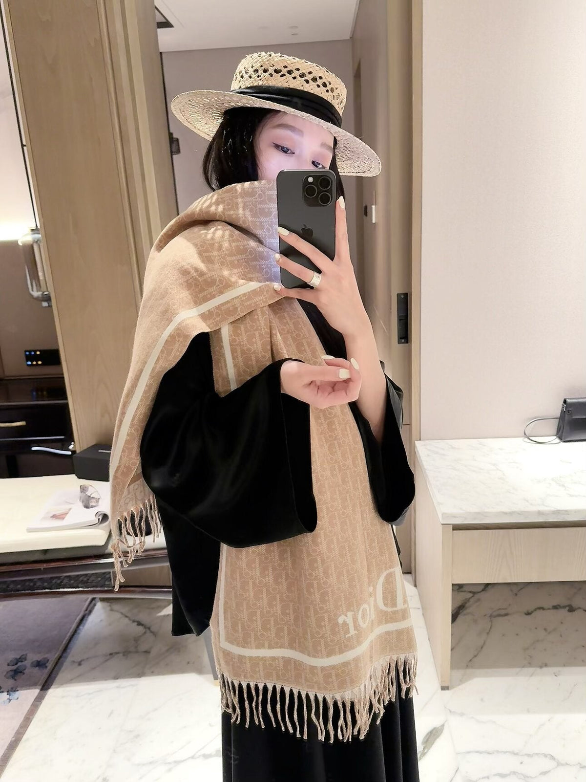 2026 New French-Inspired Jacquard Cashmere Scarf – Elegant Heritage Pattern, Soft Luxury Style