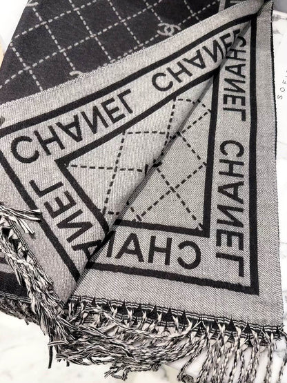 ✨ 2026 New Diamond Jacquard Cashmere Scarf – Soft, Elegant & Luxurious