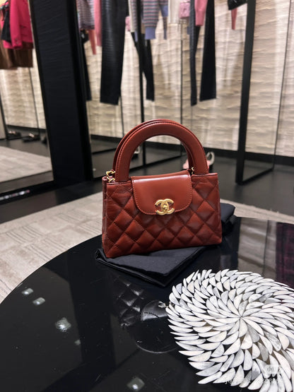 Classic Kelly-Style Chain Bag | Timeless Elegance
