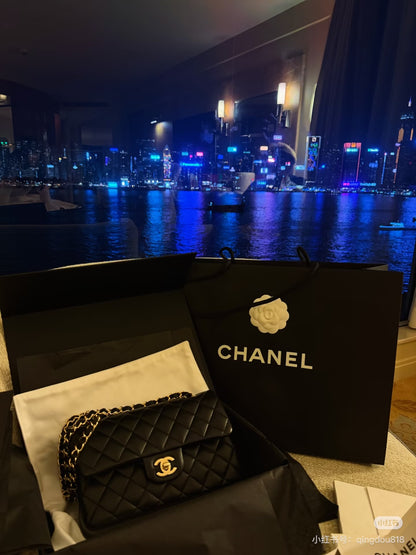 Classic Black Quilted Leather Bag | Black & Gold 🖤