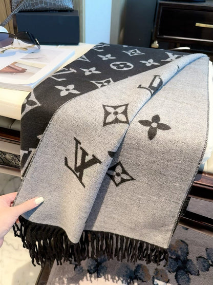 2026 New Classic Pattern Cashmere Scarf – Thickened Soft Cashmere, Elegant Fringe, Versatile Wrap