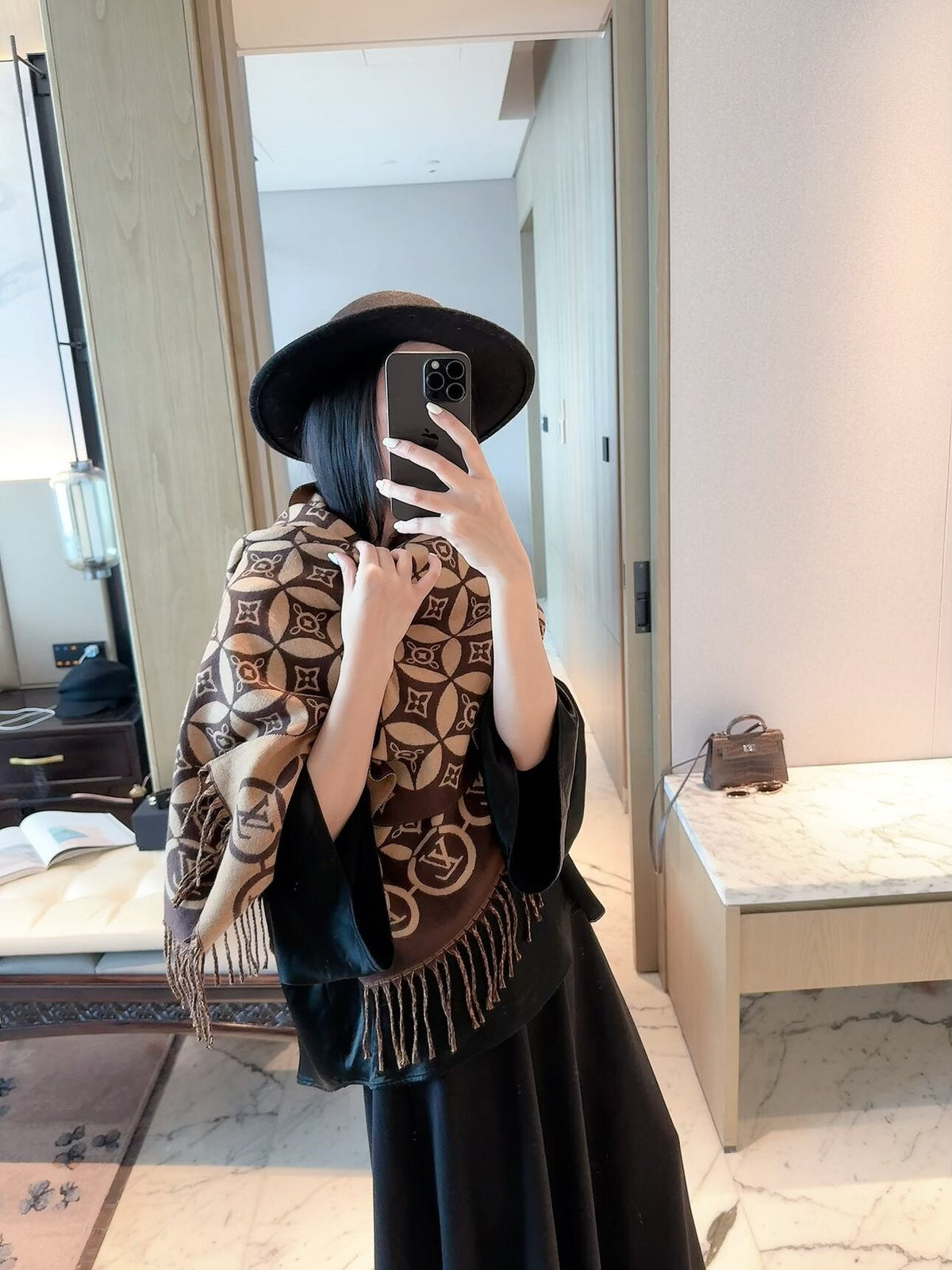 ✨ 2026 New Geometric Circle Jacquard Cashmere Scarf – Vintage Artistic Quiet Luxury