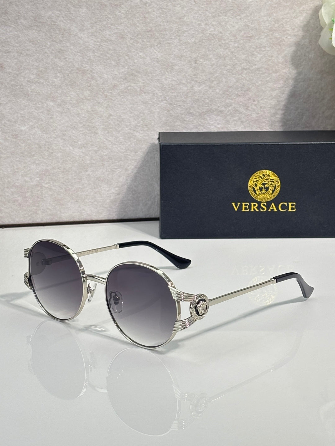 Retro Round Metal Frame Sunglasses - VE2303