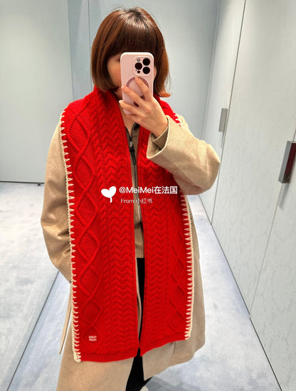 ✨ Unisex Cashmere Scarf – Warm, Cozy & Refined