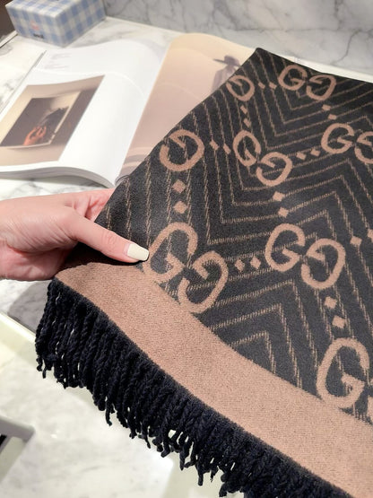 2026 New Chevron Wave Cashmere Scarf – Geometric Jacquard, Contrast Border, Vintage-Inspired Style