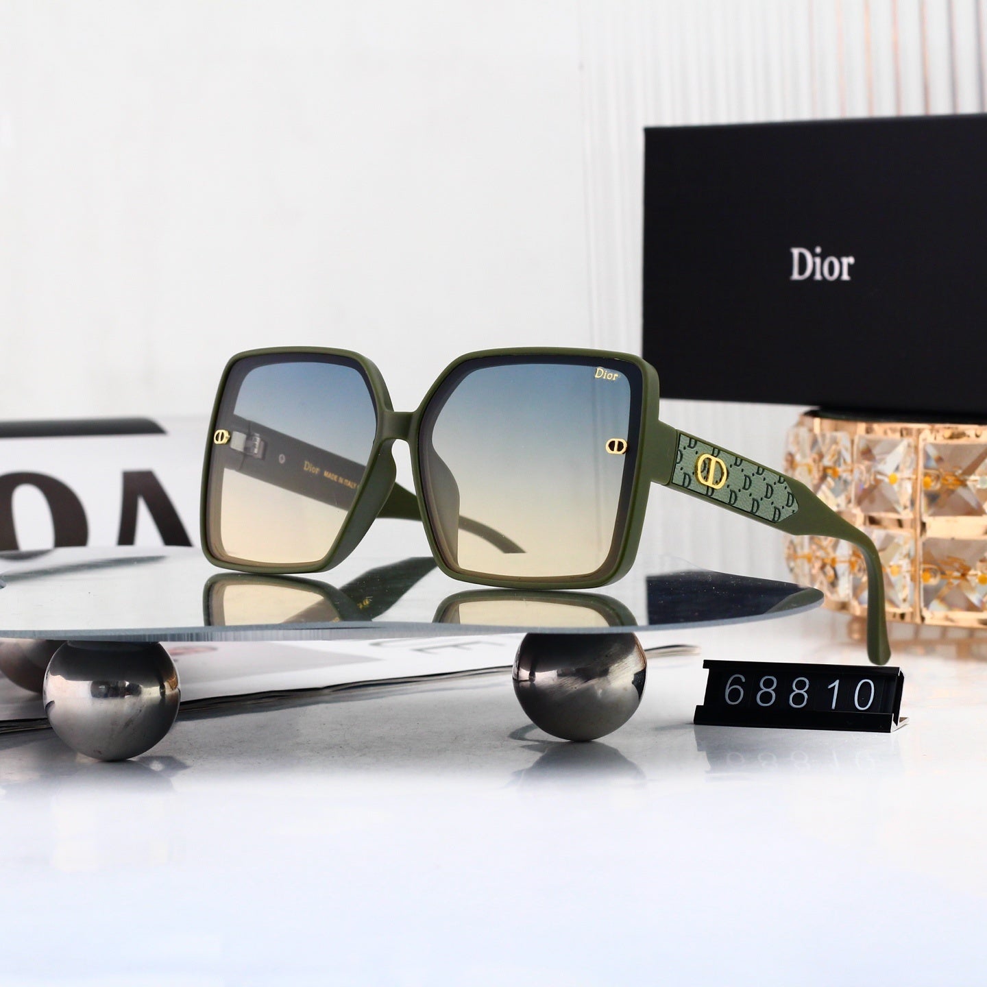 Simple and stylish metal sunglasses 68810