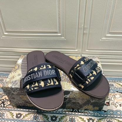 Velcro Embossed Flat Slippers