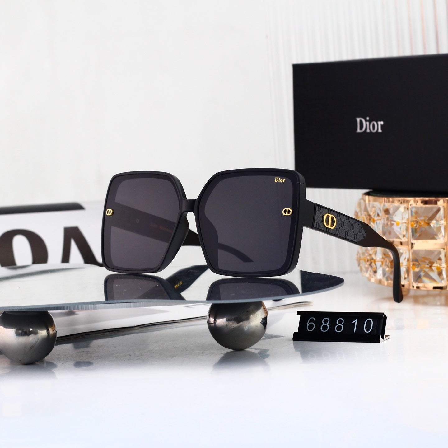 Simple and stylish metal sunglasses 68810