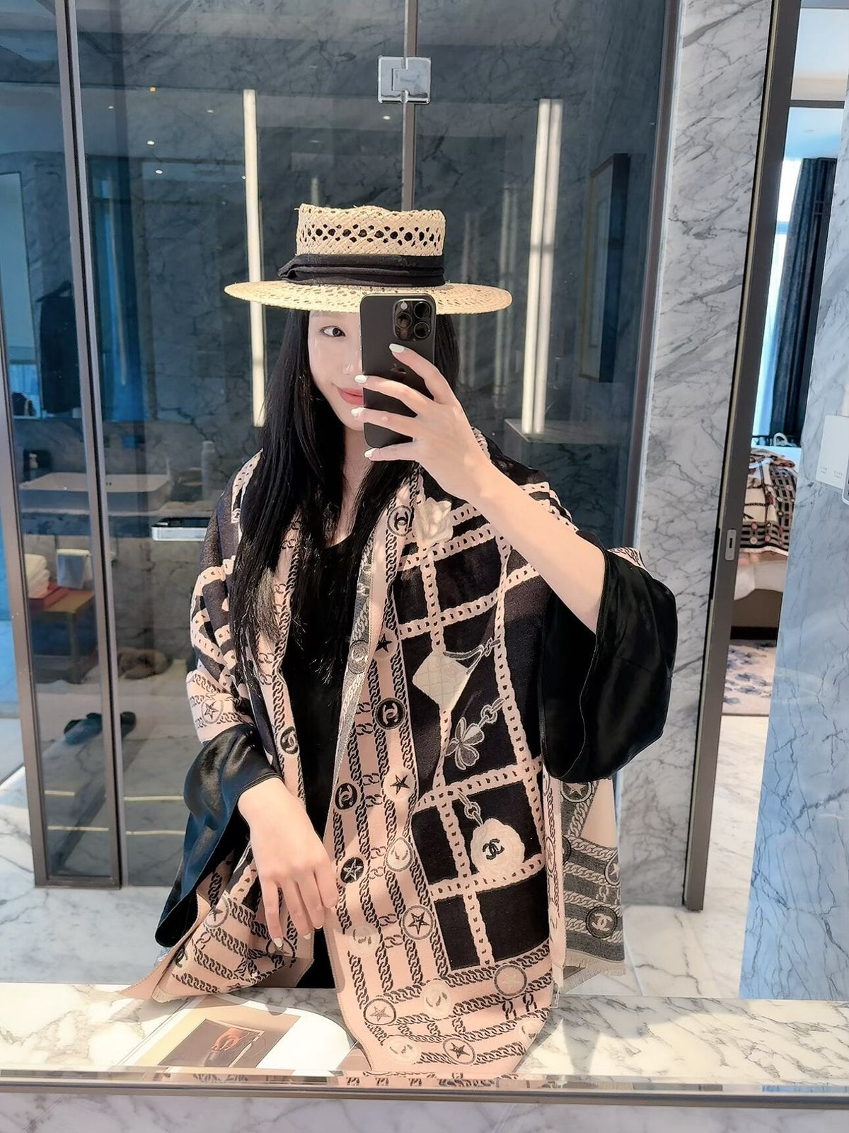 2026 New Plaid Chain Pattern Cashmere Scarf – Vintage French-Inspired Luxury