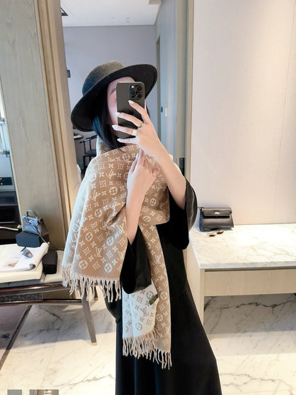 ✨ 2026 New Classic Heritage Jacquard Cashmere Scarf – Timeless Quiet Luxury