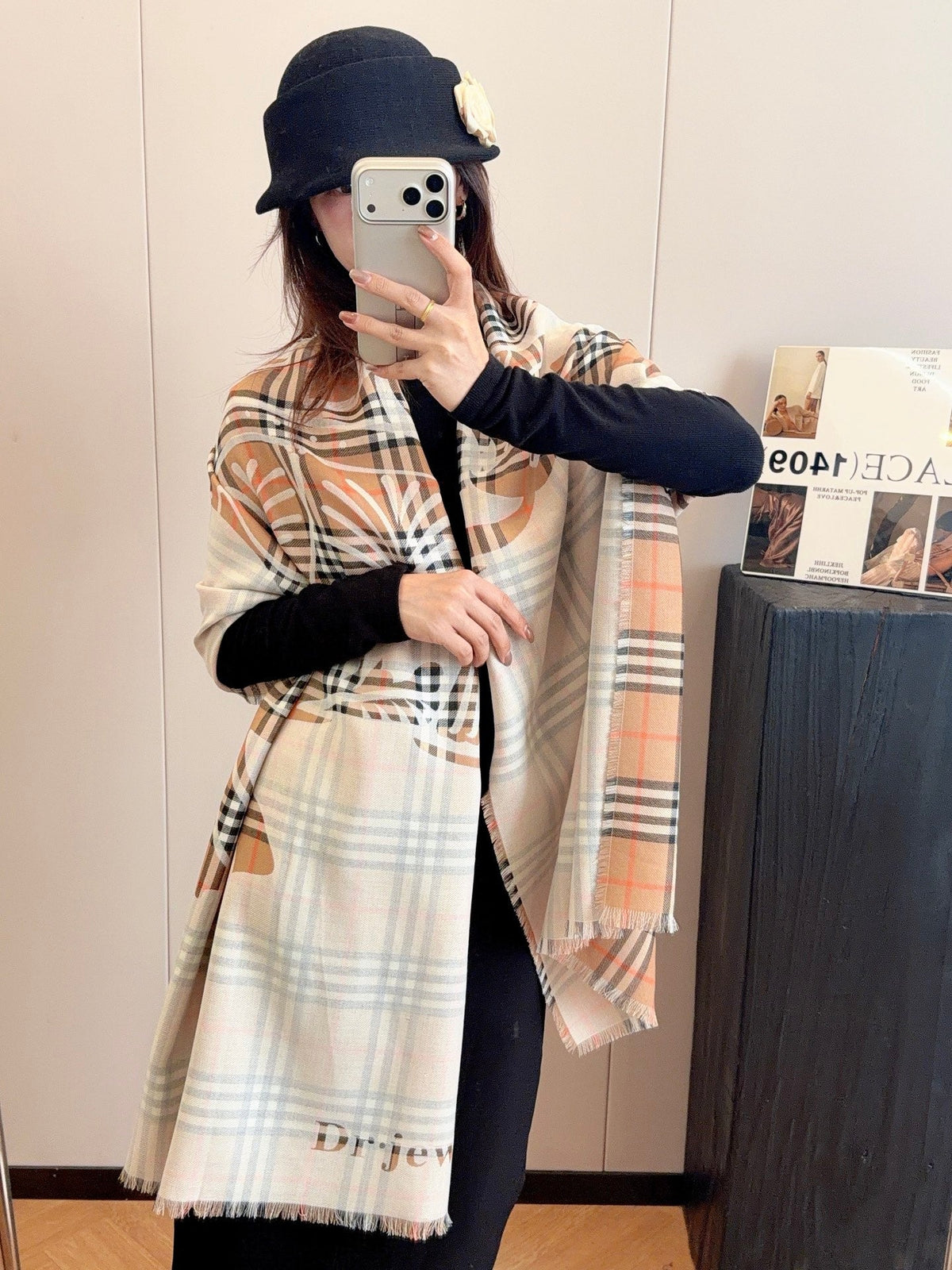 Reversible Equestrian Plaid Scarf – 70% Wool & 30% Silk, Double-Sided Contrast Design, 200 × 65 cm