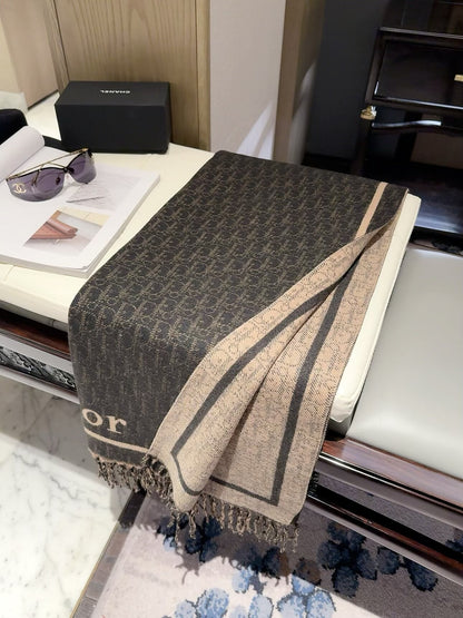 2026 New French-Inspired Jacquard Cashmere Scarf – Elegant Heritage Pattern, Soft Luxury Style