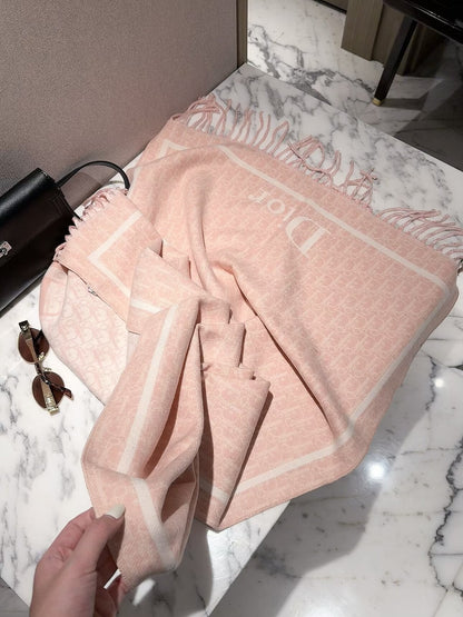 2026 New French-Inspired Jacquard Cashmere Scarf – Elegant Heritage Pattern, Soft Luxury Style