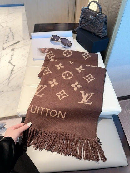 2026 New Classic Pattern Cashmere Scarf – Thickened Soft Cashmere, Elegant Fringe, Versatile Wrap
