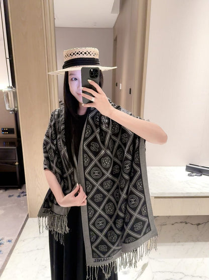 ✨ 2026 New Vintage Diamond Jacquard Cashmere Scarf – Refined Retro Elegance