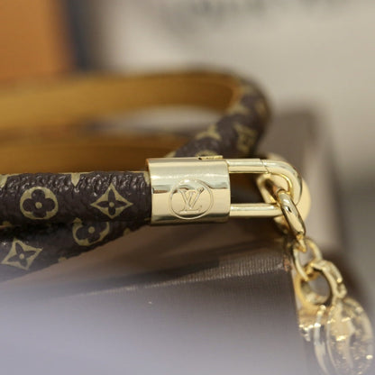 Exquisite Lock Leather Bracelet