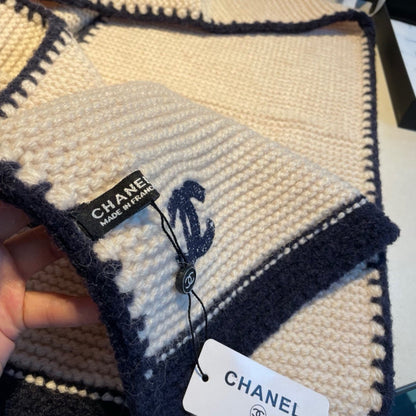 Solid Color Logo Cashmere Knit Scarf