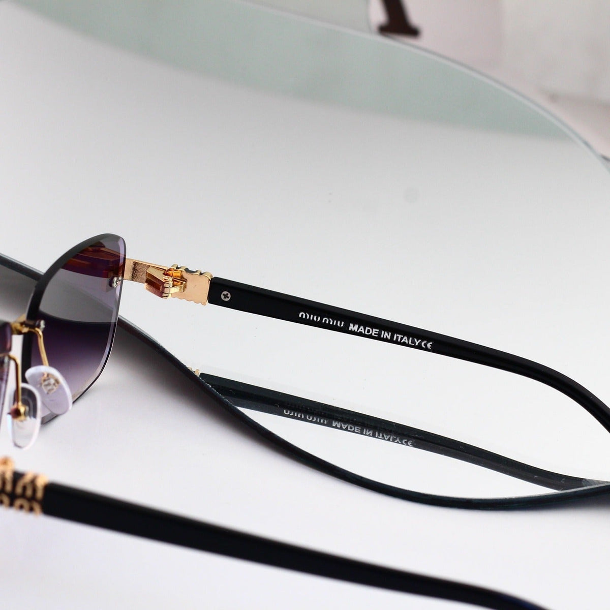 5 Color Rimless Square Letter Temple Sunglasses 35126