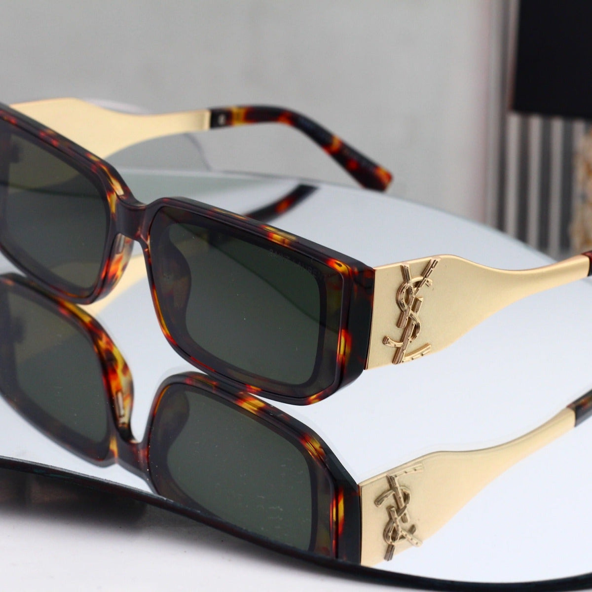 6 Color Square Logo Decor Sunglasses 7514